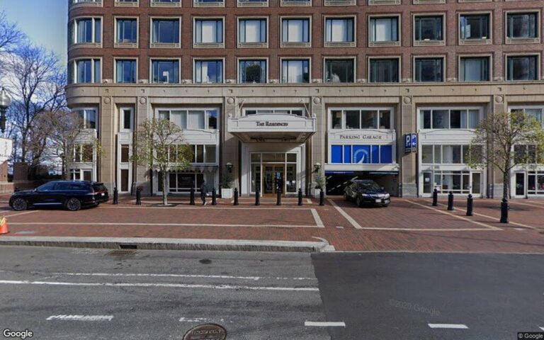 Condominium sells in Boston for $4.8 million 5 Condominium sells in Boston for $4.8 million