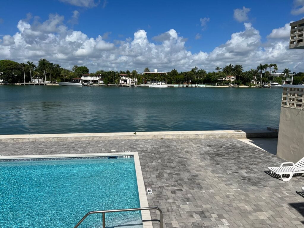 6302d91af3022e82f6c25d26 closed1@0.5x