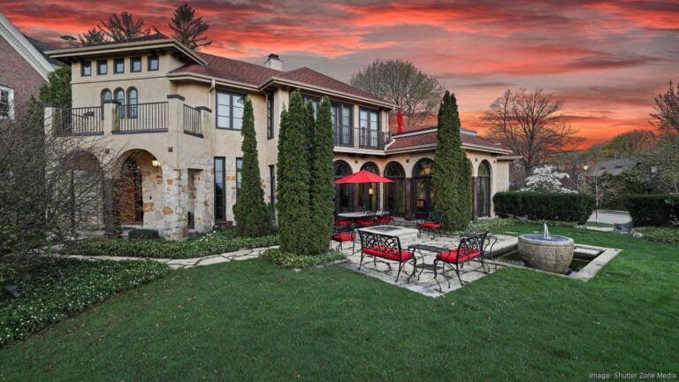 Shorewood home sale breaks records as area prices keep rising: Slideshow 2 Shorewood home sale breaks records as area prices keep rising: Slideshow