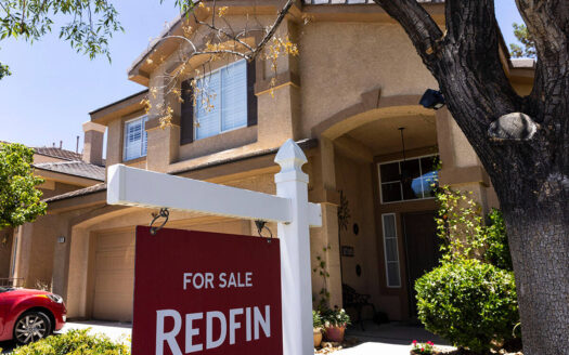 18141838 web1 REAL ESTATE LAYOFFS JUN16 22 BT04