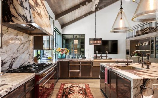 0fb3643d e3a8 43c9 8337 4326d27c2795 13 web or mls 017A2140