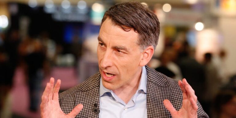 Redfin CEO issues dire warning on US's 'rock bottom' real estate market: The 'American dream' is in trouble 3 Redfin CEO issues dire warning on US’s ‘rock bottom’ real estate market: The ‘American dream’ is in trouble