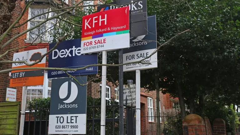 Legal battle could make real estate broker commissions a thing of the past 6 Legal battle could make real estate broker commissions a thing of the past
