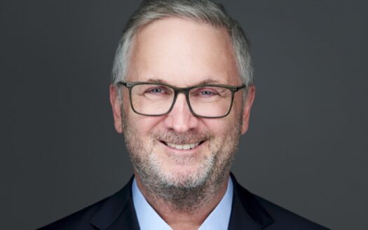 AY Strauss4117 Bret Salzer 1536 x 1000