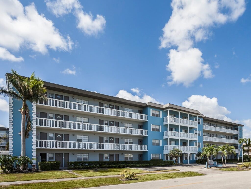 Luna at Hollywood Condominium e1572359453638