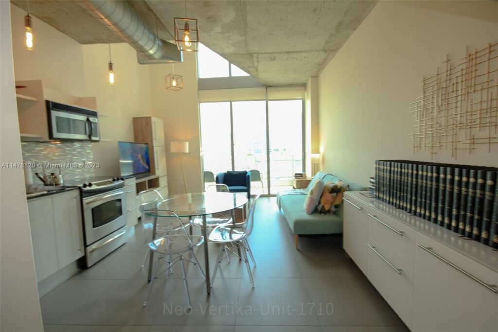 690 SW 1ST CT #1710 MIAMI 1/1/1 condo $430,000