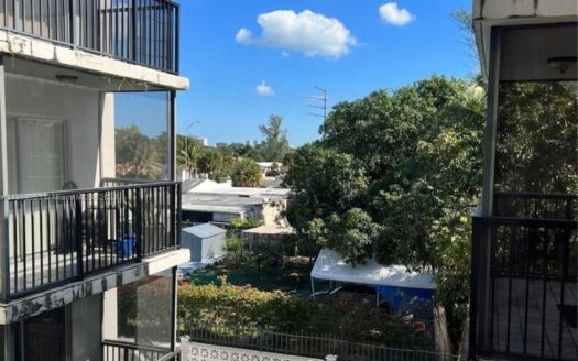 Cashflow In MIami CLosed Deals 13455 NE 10TH AVE 307 NORTH MIAMI 21 CONDO 165000