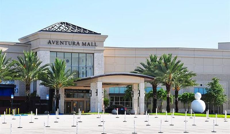 hallandale house with land mall view