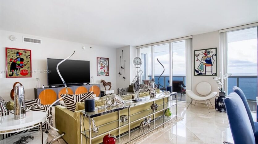 magnificent condo with breathtaking ocean view interior room 3