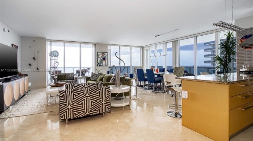 magnificent condo with breathtaking ocean view interior room 2