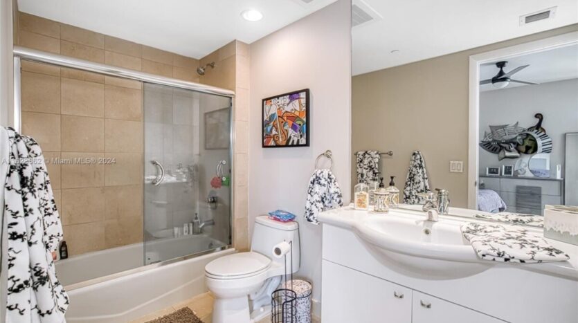 magnificent condo with breathtaking ocean view interior bathroom 3