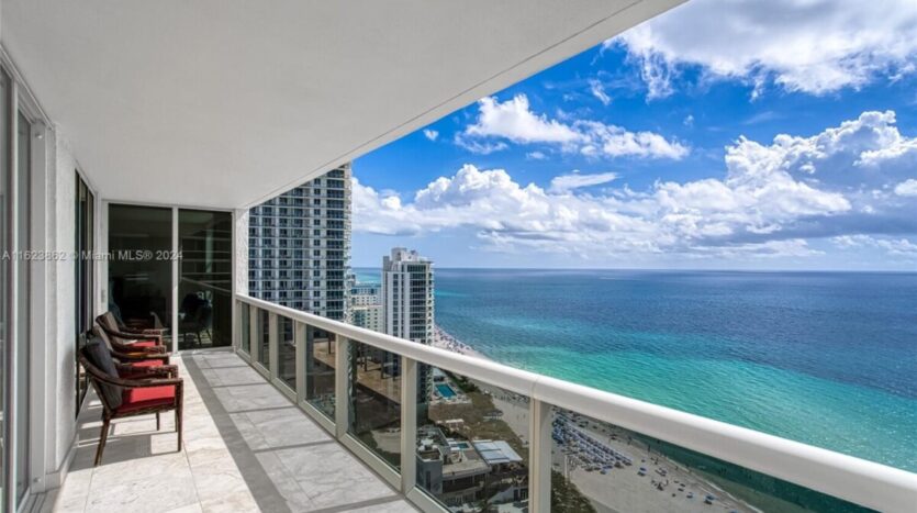 magnificent condo with breathtaking ocean view interior balcony 4