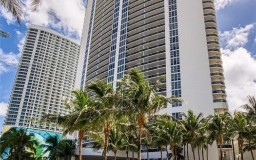 Magnificent condo with breathtaking ocean view