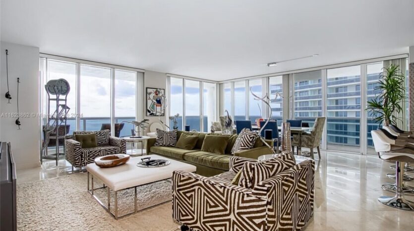 magnificent condo with breathtaking ocean view interior hall 2
