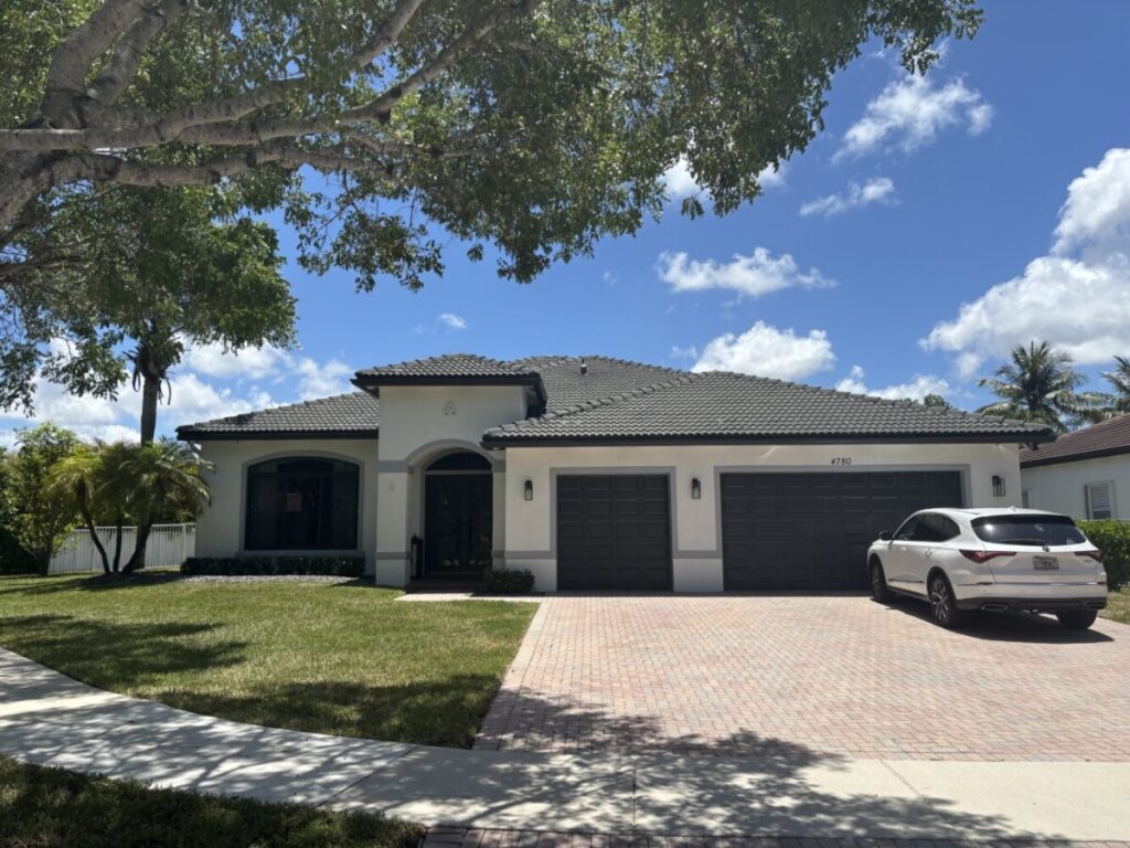 Closed Deal 2025:just closed 5 bedroom 3 bathroom waterfront pool stunner in Cooper City! 1 IMG 3606