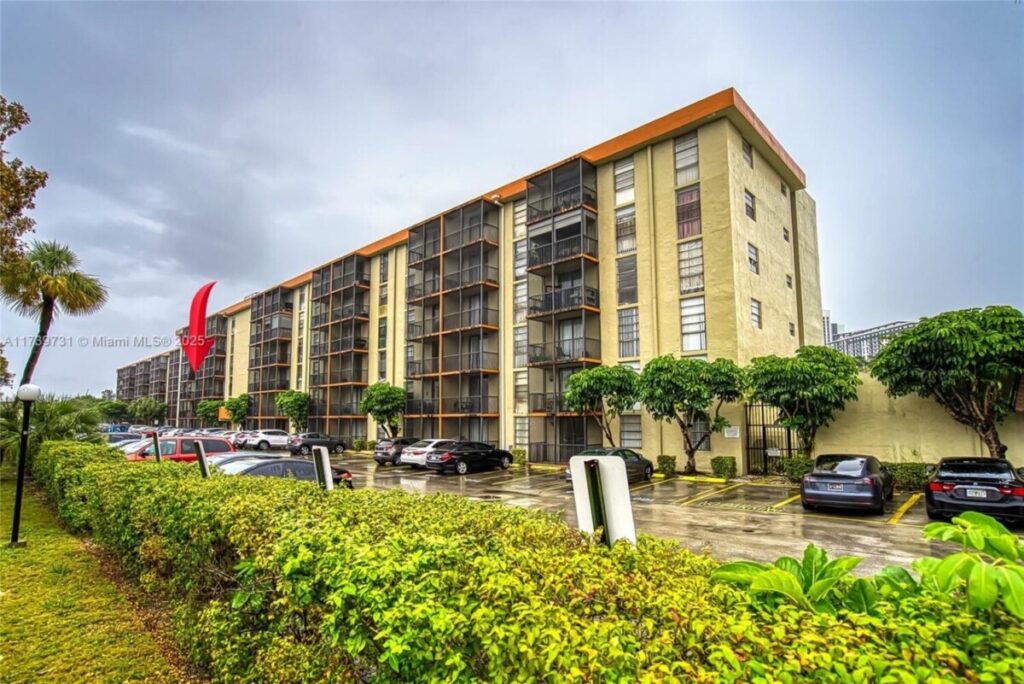 Closed Deal 2025:North Miami Beach 1/1 $140,000 sold and closed! 1 IMG 5324