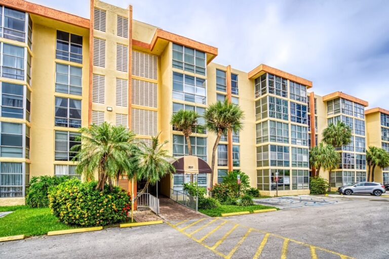 Closed Deal 2025:Avila South 1/1/1 only $200,000 walk to the beach!! 1 Closed Deal 2025:Avila South 1/1/1 only $200,000 walk to the beach!!